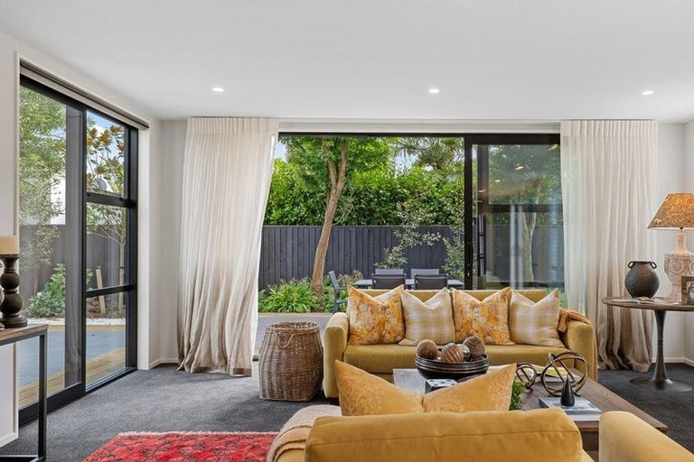 Photo of property in 22a Wroxton Terrace, Merivale, Christchurch, 8014