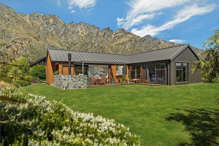 Photo of property in 7 Fife Court, Jacks Point, Queenstown, 9371