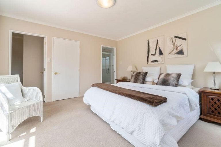 Photo of property in 8 Cellarmans Street, Te Atatu Peninsula, Auckland, 0610