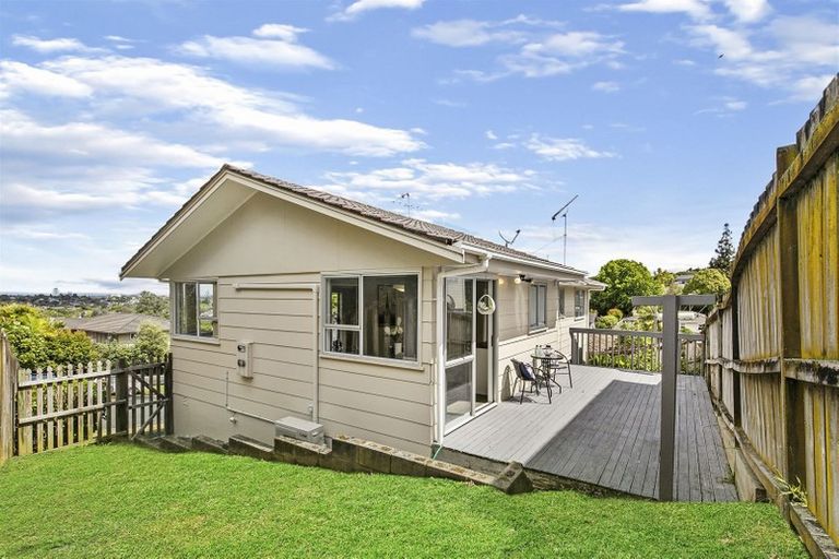 Photo of property in 21 Laurina Road, Sunnynook, Auckland, 0620