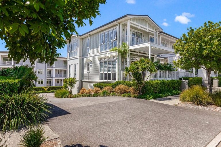 Photo of property in 132 Landmark Terrace, Orewa, 0931