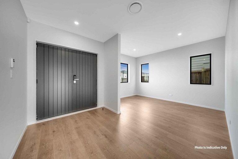 Photo of property in 60 Drumbuoy Drive, Flat Bush, Auckland, 2019
