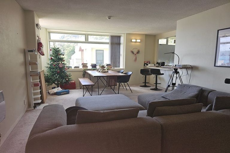Photo of property in Jerningham Apartments, 20 Oriental Terrace, Oriental Bay, Wellington, 6011