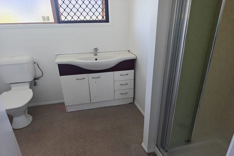 Photo of property in 29 Kelman Road, Kelston, Auckland, 0602