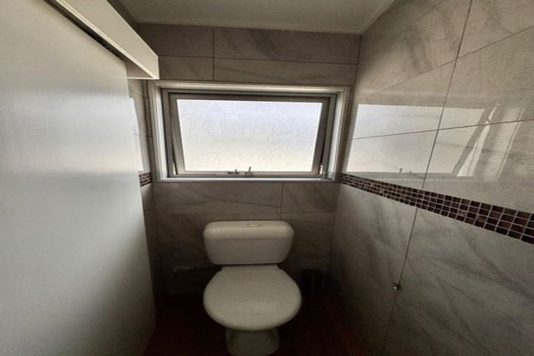 Photo of property in 1/149 View Road, Sunnyvale, Auckland, 0612