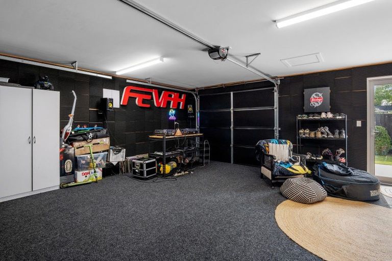 Photo of property in 152a Wairakei Road, Bryndwr, Christchurch, 8053