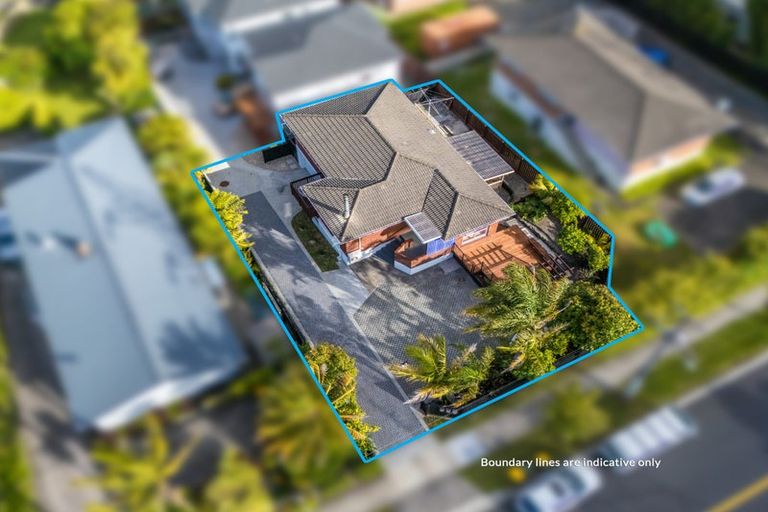 Photo of property in 14b Waimumu Road, Massey, Auckland, 0614
