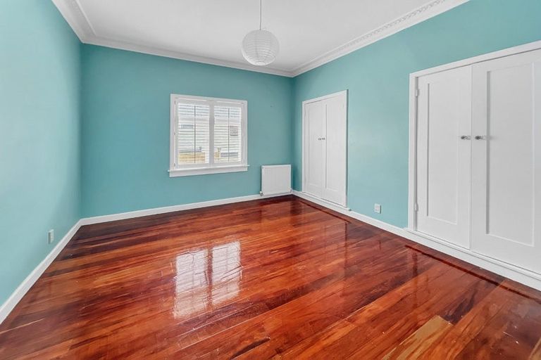 Photo of property in 1/44 Old Lake Road, Narrow Neck, Auckland, 0624