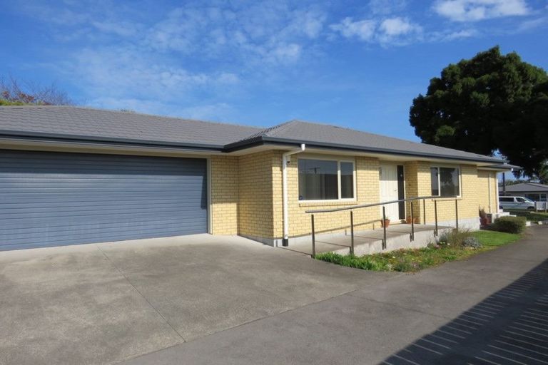 Photo of property in 147 Tukapa Street, Westown, New Plymouth, 4310