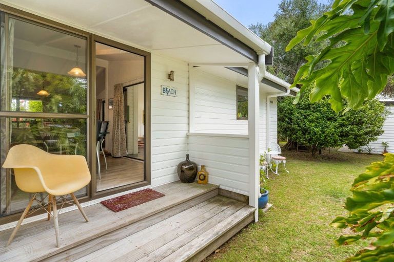 Photo of property in 218 Patuwai Drive, Whangamata, 3620