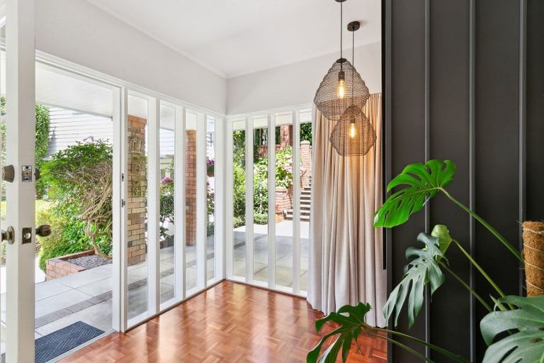 Photo of property in 22 Woodmancote Road, Khandallah, Wellington, 6035