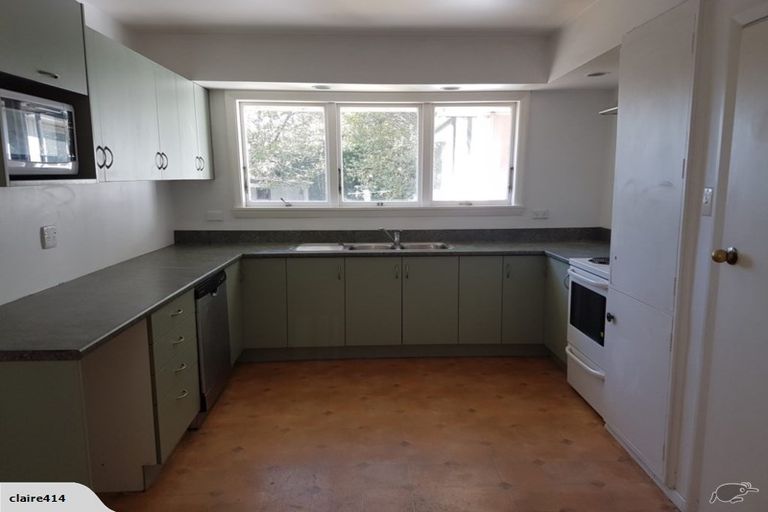 Photo of property in 88 Holly Road, St Albans, Christchurch, 8014