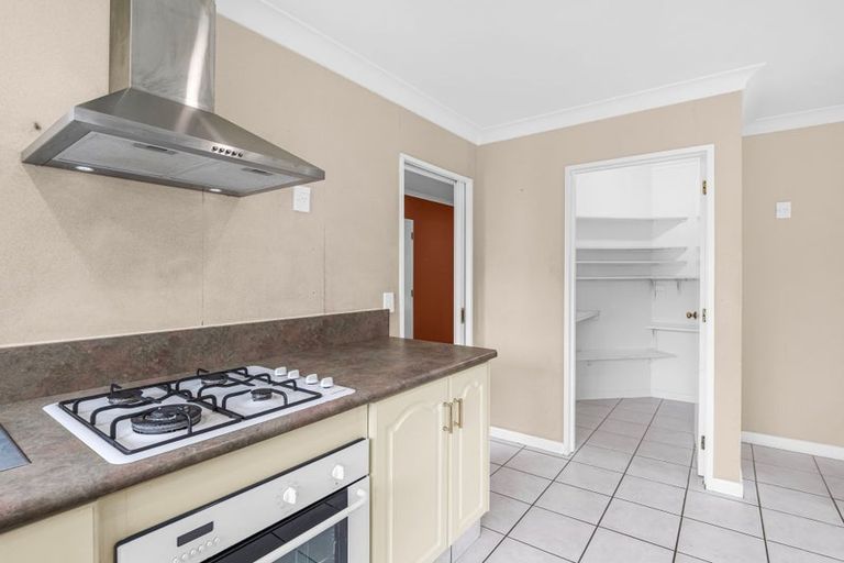 Photo of property in 16 Rosebank Avenue, Kelvin Grove, Palmerston North, 4414