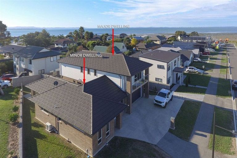 Photo of property in 2 Mutetai Road, Clarks Beach, 2122