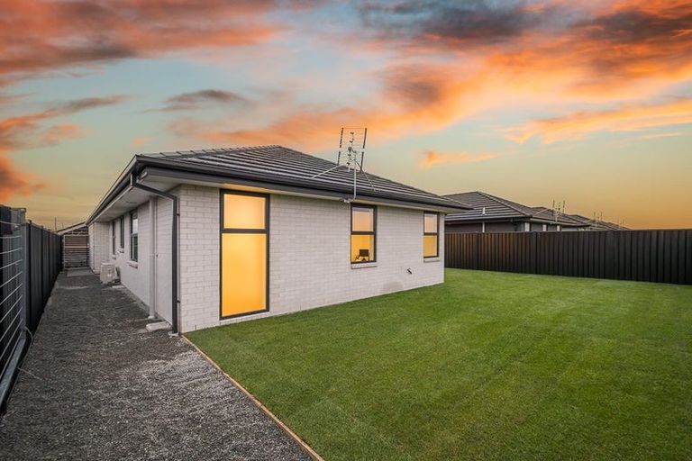Photo of property in 12 Mcgarry Drive, Kaiapoi, 7630