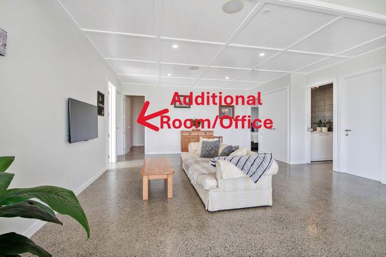 Photo of property in 60 Goodall Road, Snells Beach, 0920