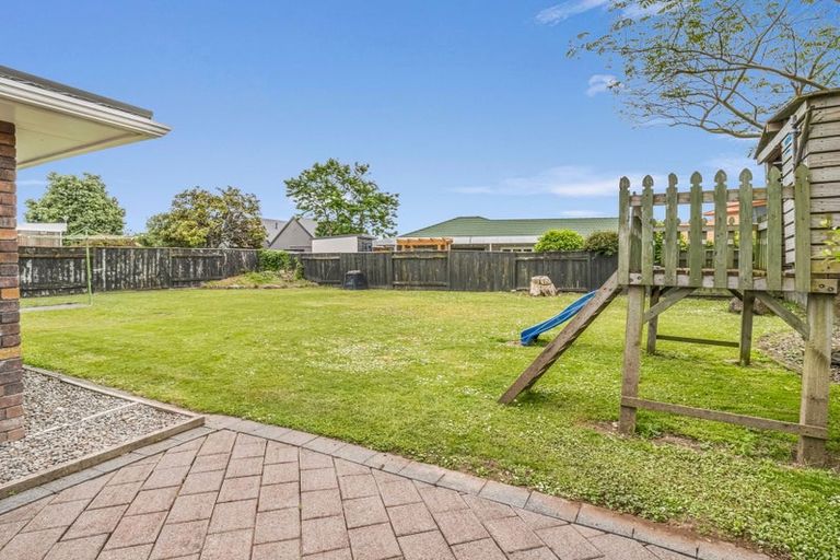 Photo of property in 16 Rosebank Avenue, Kelvin Grove, Palmerston North, 4414