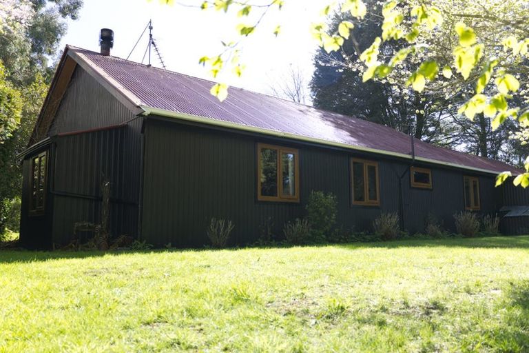 Photo of property in 1067 Milton Highway, Lovells Flat, Milton, 9292