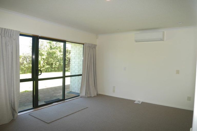 Photo of property in 77 Michael Road, Paraparaumu Beach, Paraparaumu, 5032