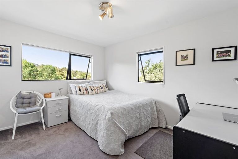 Photo of property in 8 Emlyn Place, Torbay, Auckland, 0630