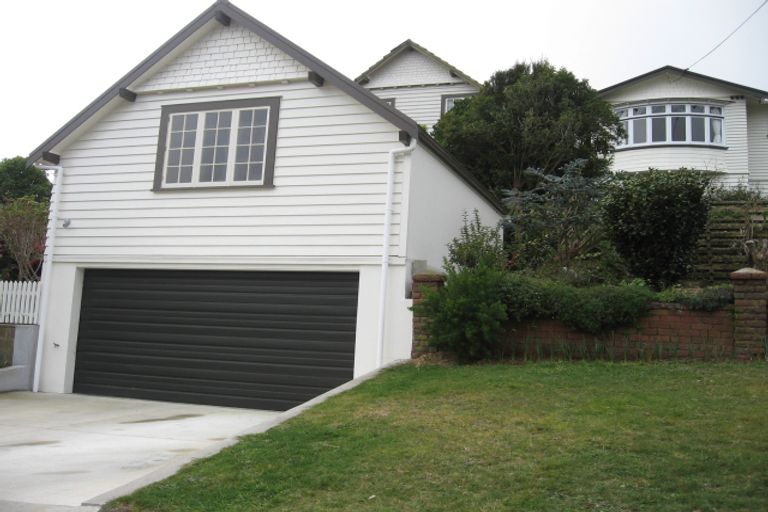 Photo of property in 15 Burrows Avenue, Karori, Wellington, 6012