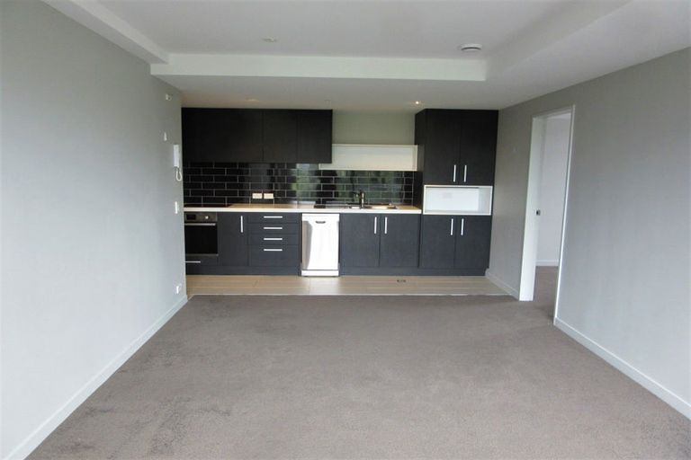 Photo of property in Nouvo Apartments, 3a/21 Rugby Street, Mount Cook, Wellington, 6021