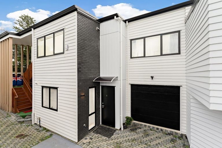 Photo of property in 5/122 Archibald Road, Kelston, Auckland, 0602