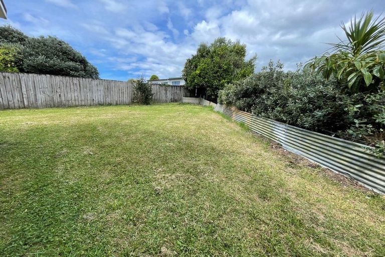 Photo of property in 2/33 Reid Road, New Lynn, Auckland, 0600