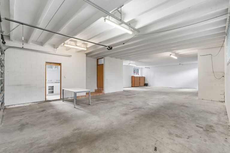 Photo of property in 17 Highland Place, Avonhead, Christchurch, 8042