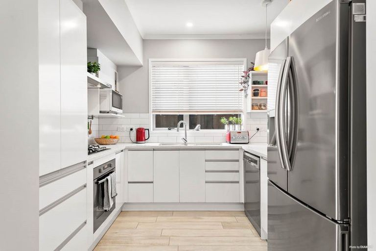 Photo of property in 22 Teal Way, Hobsonville, Auckland, 0616