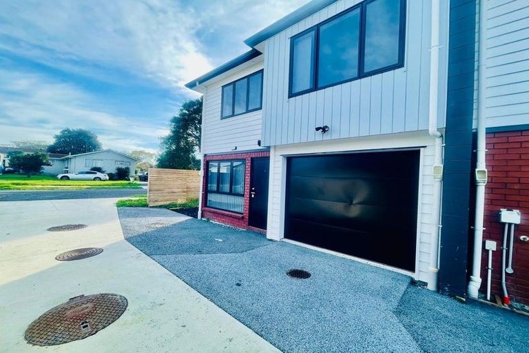 Photo of property in 10a Benton Place, Manurewa, Auckland, 2102