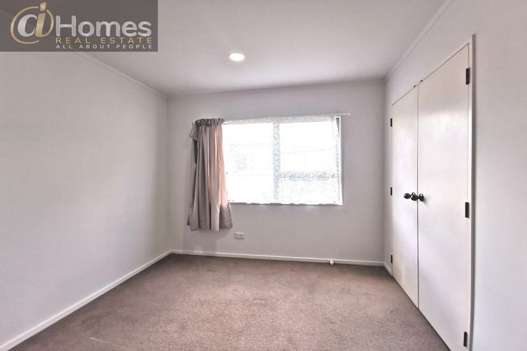 Photo of property in 2/174 Lake Road, Northcote, Auckland, 0627