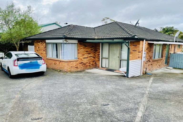 Photo of property in 10 Wheaton Place, Glen Eden, Auckland, 0602
