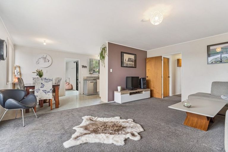 Photo of property in 2/114 Kervil Avenue, Te Atatu Peninsula, Auckland, 0610
