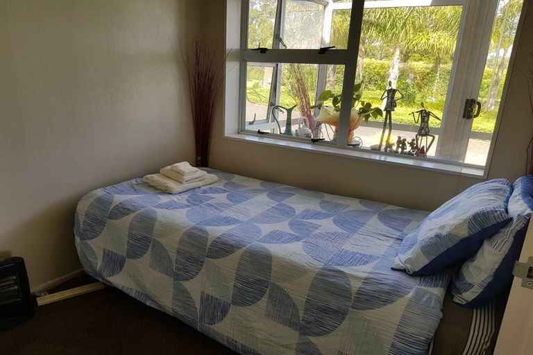 Photo of property in 140 Kaipara Road, Papakura, 2582