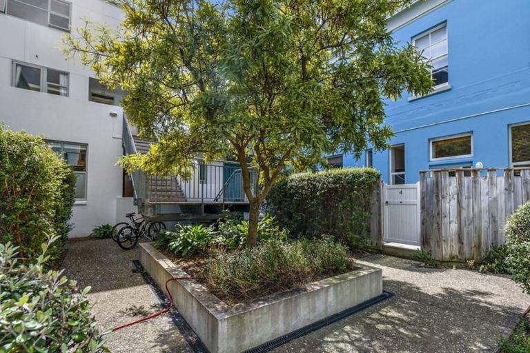 Photo of property in 13/30 Hanson Street, Mount Cook, Wellington, 6021