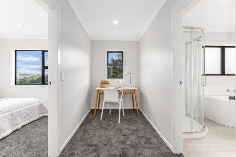 Photo of property in 142 Jamaica Drive, Grenada North, Wellington, 5028