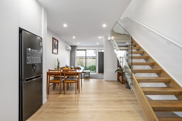 Photo of property in 8c Ferry Road, Days Bay, Lower Hutt, 5013