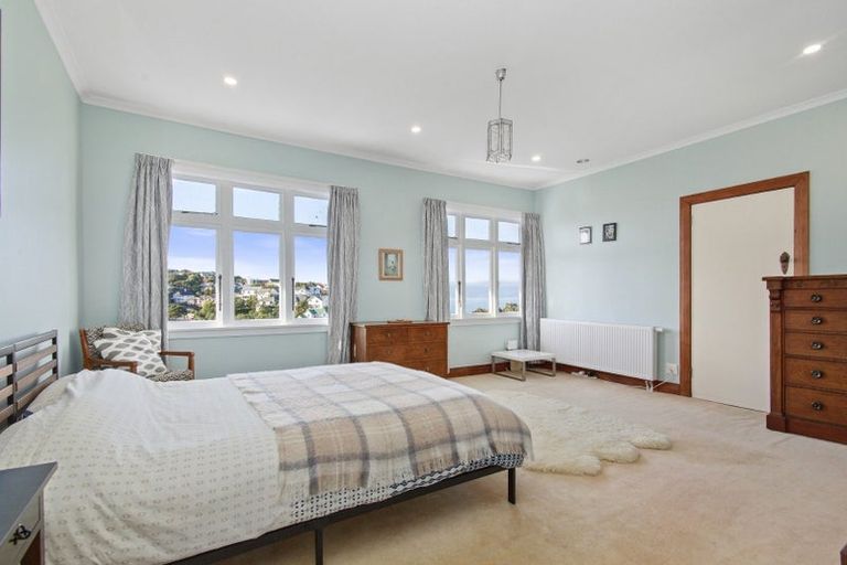Photo of property in 29 Wadestown Road, Wadestown, Wellington, 6012