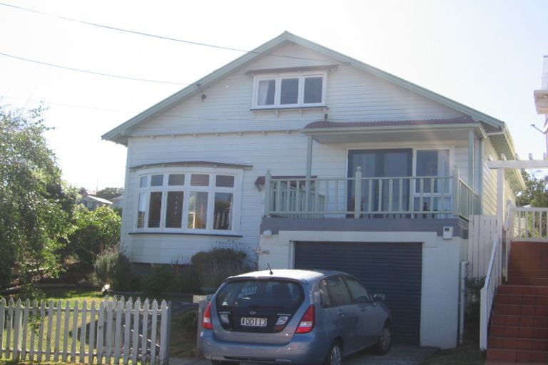 Photo of property in 26 Farm Road, Northland, Wellington, 6012