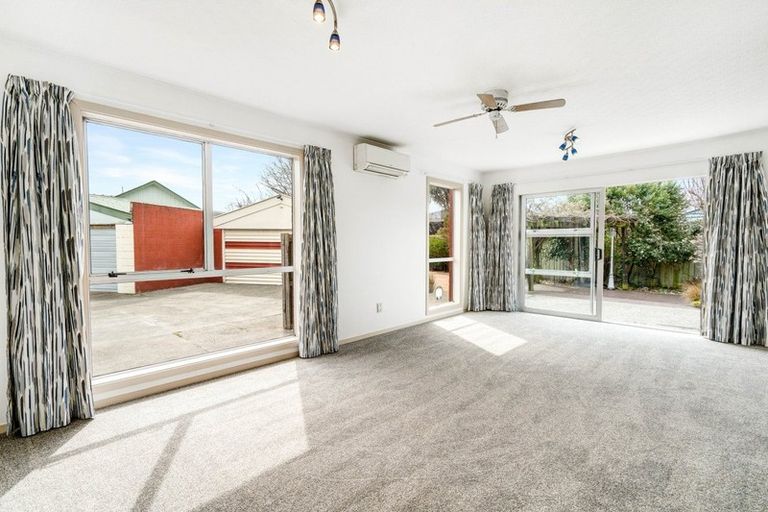 Photo of property in 95 Oakhampton Street, Hornby, Christchurch, 8042