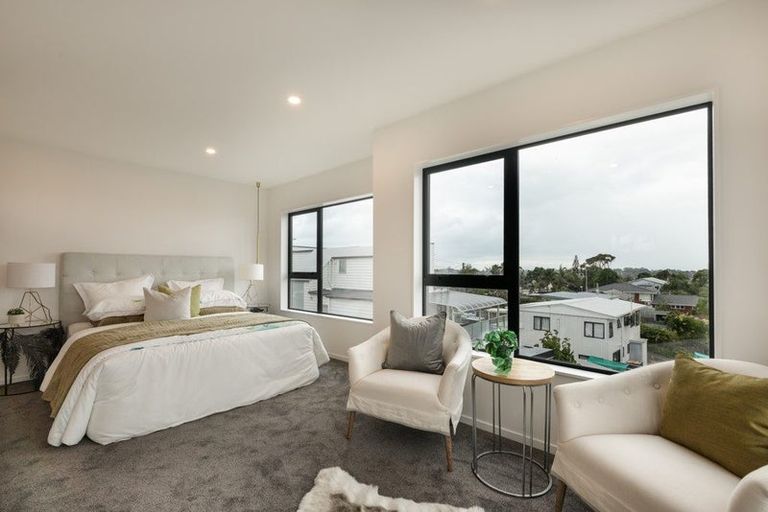 Photo of property in 39c Target Road, Totara Vale, Auckland, 0629