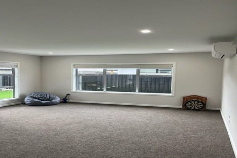 Photo of property in 8 Rangataiki Place, Te Awa, Napier, 4110