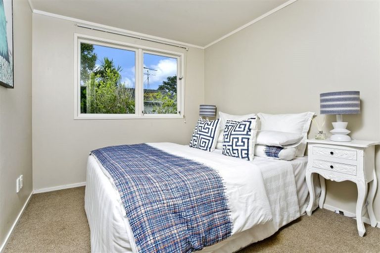 Photo of property in 1/32 Tamahere Drive, Glenfield, Auckland, 0629