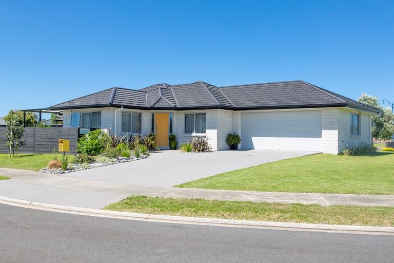 Photo of property in 2 Oscar Place, Whitianga, 3510