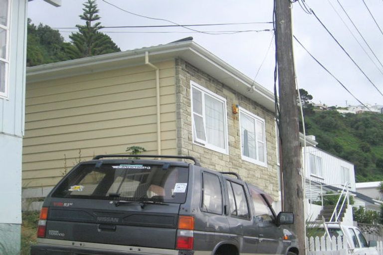 Photo of property in 328 Queens Drive, Lyall Bay, Wellington, 6022
