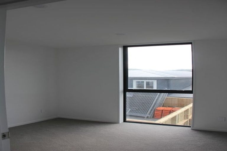 Photo of property in 15/62u Spenmoor Street, Newlands, Wellington, 6037