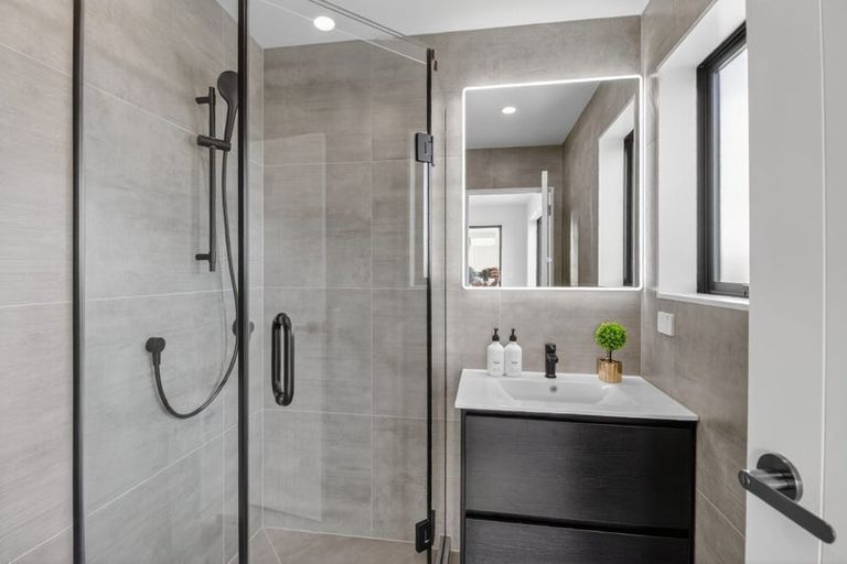 Photo of property in 9 Coast Garden Drive, Hobsonville, Auckland, 0616