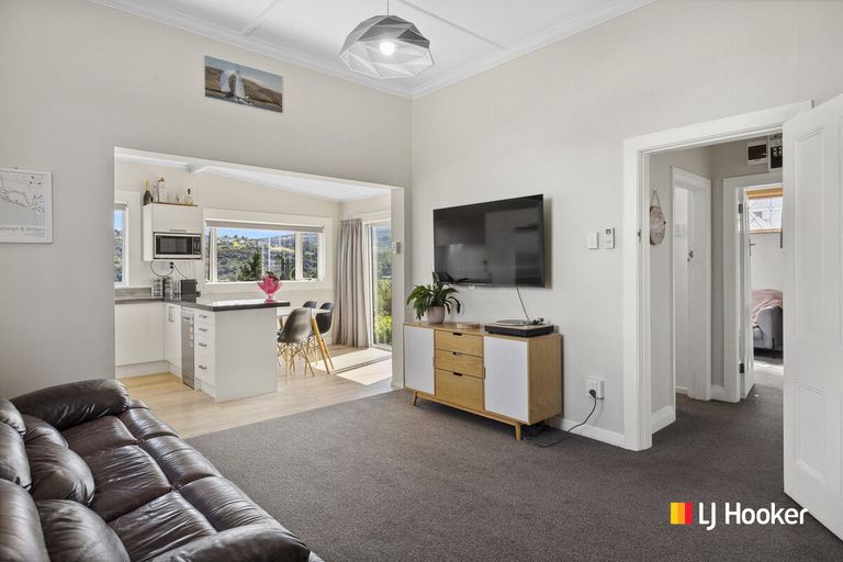 Photo of property in 212 Kenmure Road, Kenmure, Dunedin, 9011