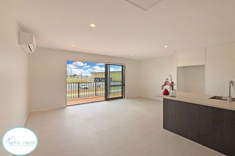 Photo of property in 12 Tara Lane, Manurewa, 2102